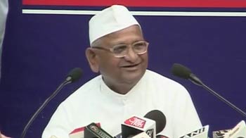 Lokpal row: Government is cheating the nation, says Anna