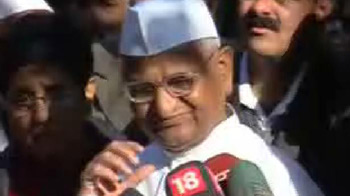 If weather is nice, will fast in Delhi, else in Mumbai: Anna If weather is nice, will fast in Delhi, else in Mumbai: Anna