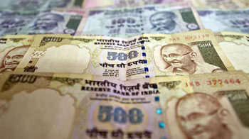 Video : Rupee hits record low, breaches 54 to the dollar