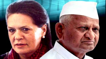Video : Lokpal row: Now Sonia Gandhi vs Anna Hazare?