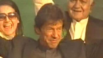 Thousands converge for Imran Khan's rally in Karachi