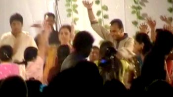 Ambanis dance to <i>dandiya</i> beats