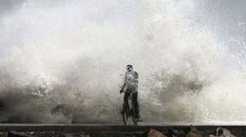 Coastal Andhra, Tamil Nadu brace for cyclone Thane