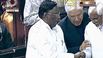 Lalu's MP tears paper in Rajya Sabha during Lokpal Debate