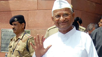 2011 में अन्ना पास हुए, या फेल?