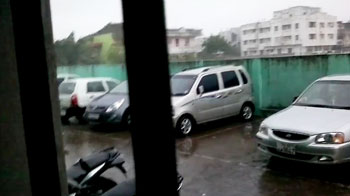 Surfer video: Cyclone Thane hits Chidambaram city Surfer video: Cyclone Thane hits Chidambaram city
