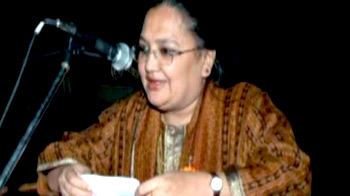 सलमान खुर्शीद की पत्नी पर केस दर्ज