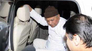 Anna admitted to hospital in Pune for check-up; health improving, say doctors