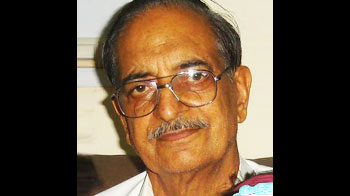 Subhash Chander Vohra from Delhi wins stock market hero contest