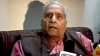 शांति भूषण पर 27 लाख का जुर्माना