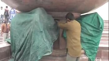 Video : मूर्तियों को ढंकने पर सियासत शुरू