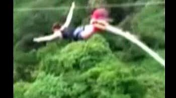 Video : Bungee cord snaps, Oz woman falls 365 feet