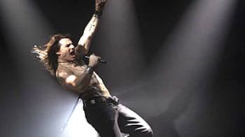 Video : First look: Tom Cruise in <i>Rock of Ages</i>