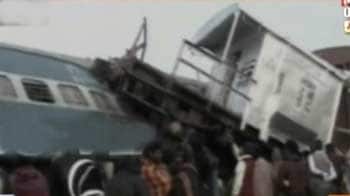 Video : Train collision in Jharkhand: 5 killed, 9 injured