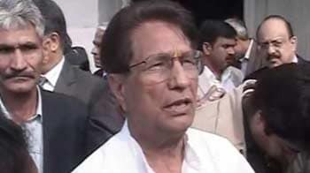 Video : Govt can't keep pumping money into Air India: Aviation Minister Ajit Singh