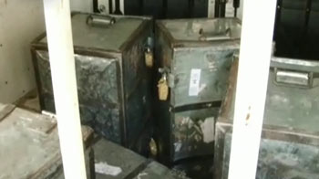 पिलखुआ से 10 करोड़ नकद बरामद