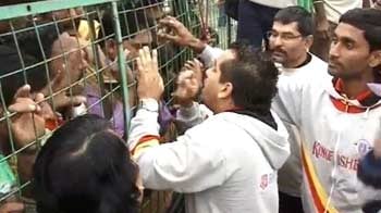 Video : Angry fans lock East Bengal players inside the ground after defeat