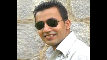 Deepak Thawani wins India’s Stock Mkt Hero contest