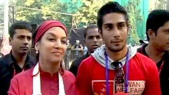 मैराथन : फिल्मी सितारों के साथ दौड़ी मुंबई