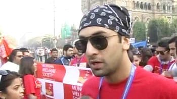 Bollywood stars at Mumbai Marathon 2012