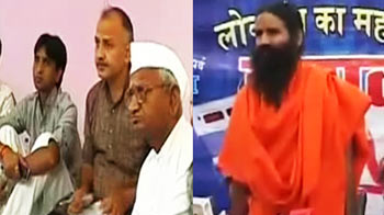 टीम अन्ना ने मिलाया रामदेव से हाथ