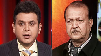 जूता-स्याही फेंककर विरोध सही है?