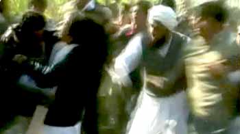 अमर की सभा में महिला की पिटाई