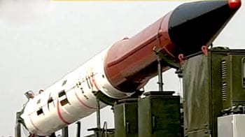 Videos : पहली बार परेड में अग्नि-4 मिसाइल