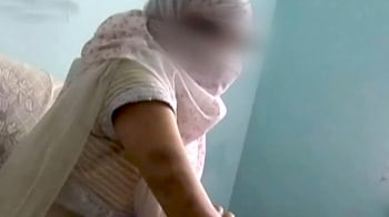 Videos : टीचर ने की रेप की कोशिश