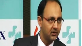 'मई तक मैदान में होंगे युवी'