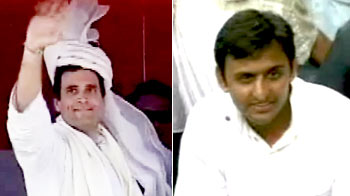 यूपी: कौन रिझा रहा है युवाओं को