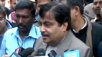 Centre should 'stop its mischief' against Gujarat govt: Gadkari
