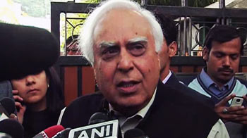 PM heads meet to discuss 2G licence cancellation