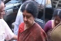Jayalalithaa's estranged friend Sasikala breaks down in court Jayalalithaa's estranged friend Sasikala breaks down in court