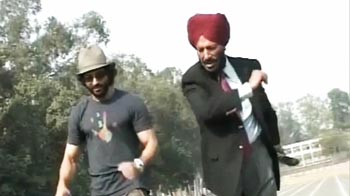 Farhan promotes <i>Bhaag Milkha Bhaag</i> in Chandigarh Farhan promotes <i>Bhaag Milkha Bhaag</i> in Chandigarh