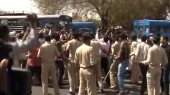 Congress workers, police clash in Gandhinagar