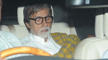 Video : Amitabh Bachchan discharged from hospital