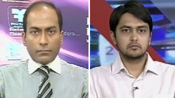 Selling pressure at higher levels; Buy Tata Steel, SBI: Experts