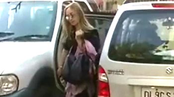 रूसी लड़की से लूटपाट, बीएसपी नेता के बेटे की तलाश रूसी लड़की से लूटपाट, बीएसपी नेता के बेटे की तलाश