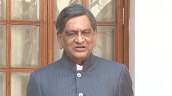 India, China Foreign Ministers meet amid protests by Tibetans