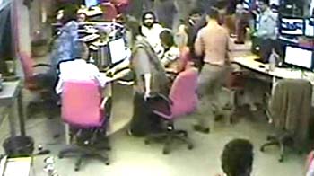 Earthquake caught on NDTV's CCTV cameras (March 5, 2012)