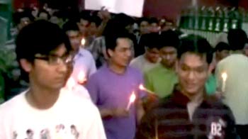 एम्स के छात्र भूख हड़ताल पर एम्स के छात्र भूख हड़ताल पर