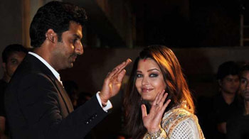Aishwarya happy playing mom: Abhishek
