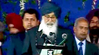 Video : Parkash Badal takes oath as Punjab Chief Minister