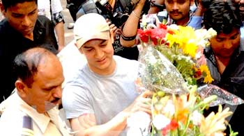 जन्मदिन की बधाई, 47 के हुए मि. पर्फेक्ट