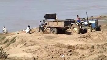 Video : Illegal mining flourishes in Madhya Pradesh, even after IPS officer's murder