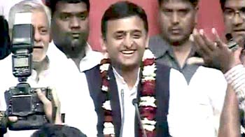 सपा में झंडे के बेजा इस्तेमाल पर रोक