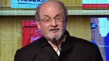 Video : Rushdie targets young leaders like Akhilesh and Rahul Gandhi