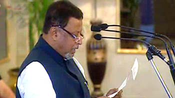 Video : Mukul Roy sworn-in as new Railways Minister