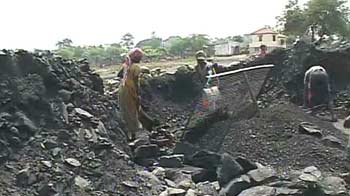 कोयले पर चला आरोप, सफाई का दौर